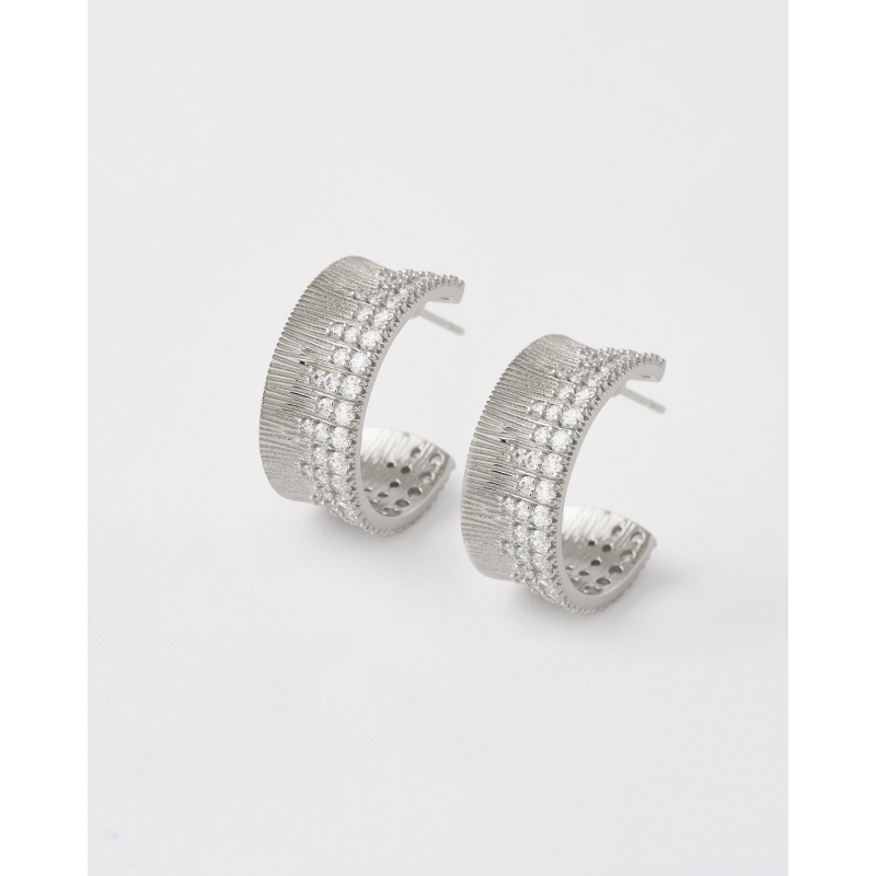 PENDIENTE ARO RAYADO Y CIRCONITAS...